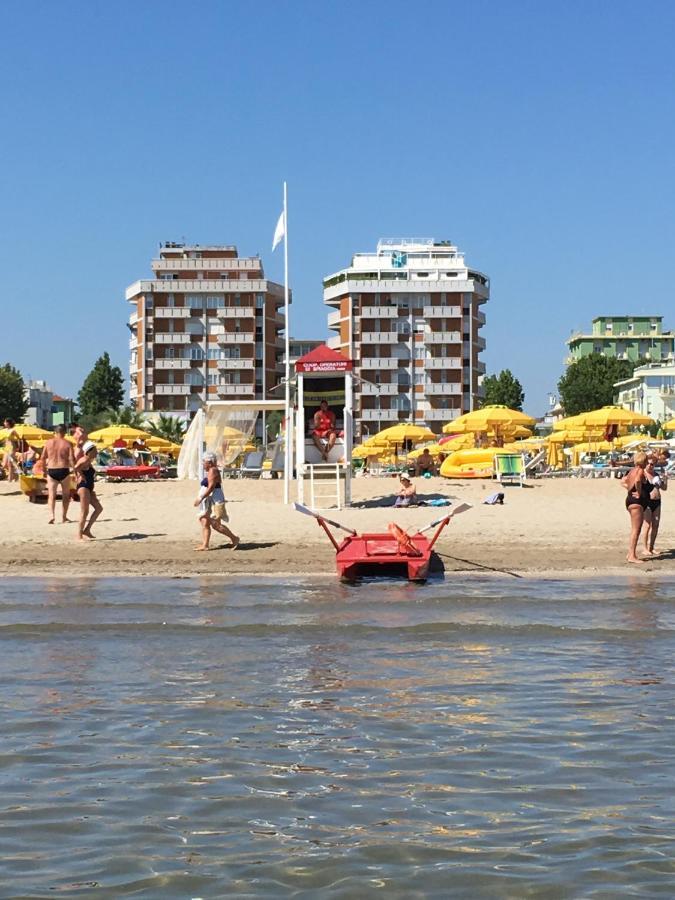 Appartamento Fronte Mare Rimini Exterior foto