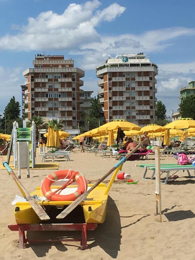 Appartamento Fronte Mare Rimini Exterior foto